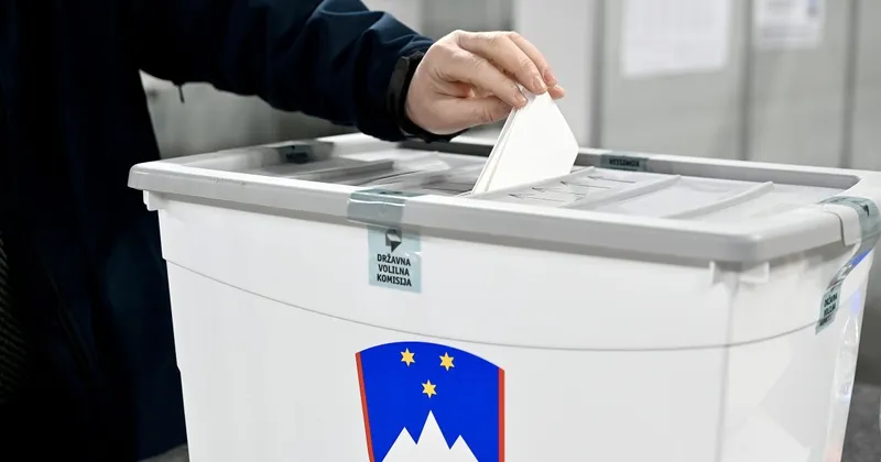 Slovenski volivci na desetih parlamentarnih volitvah izbirajo 90 poslancev