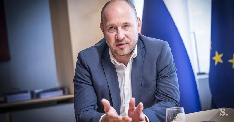 Minister Vrtovec napoveduje sestanek z dobavitelji plina in možnost omejitve cen