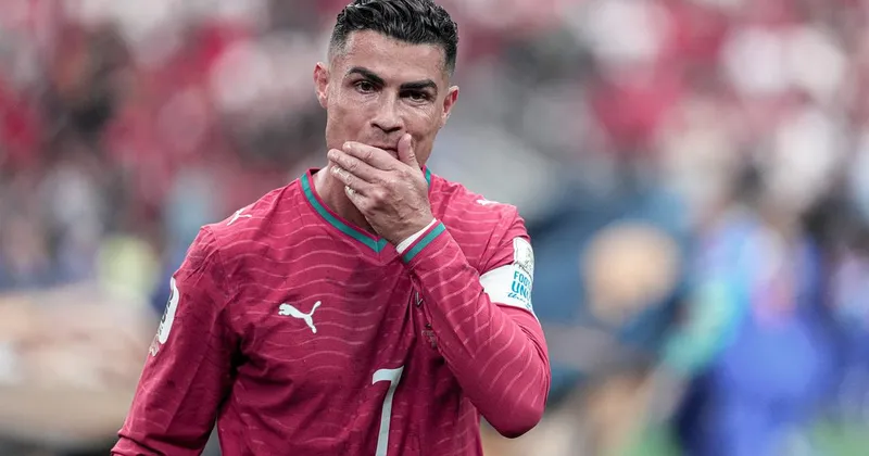 Selektor Jesus po odhodu Ronalda pusti odprta vrata za vrnitev