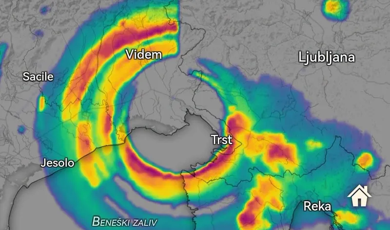 Arso pojasnil: Radarski krogi nad Slovenijo so motnja iz Italije
