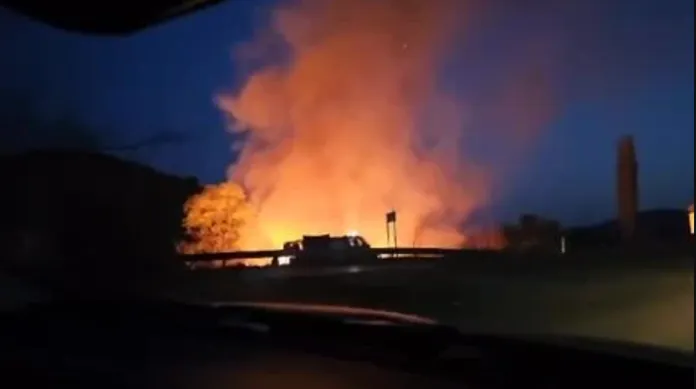 Пожар во штипската населба Кумлак: Повреден сопственик и зафатени викендички