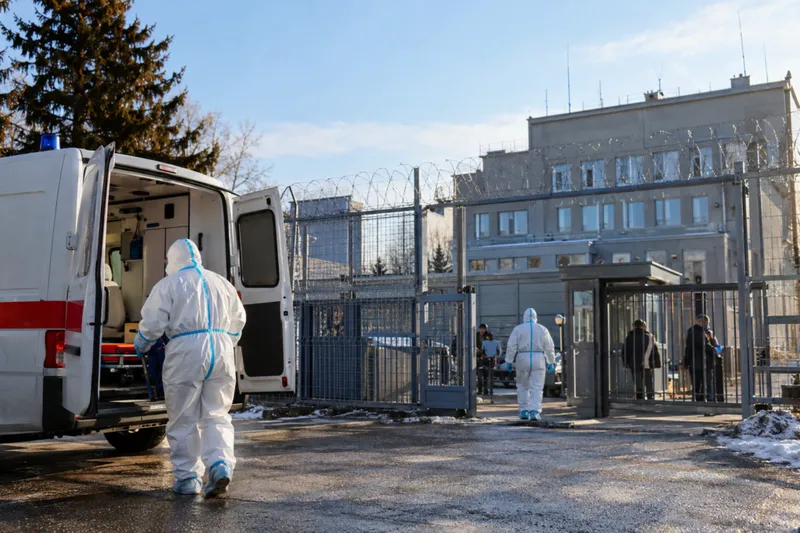 САД повикаа граѓани да ја напуштат Русија по смрт на лаборантка во Сибир