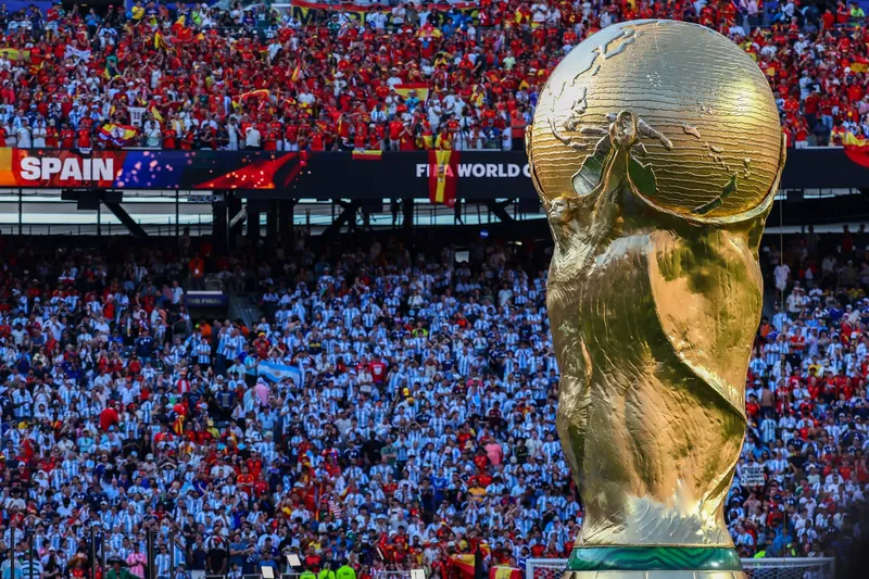 FIFA prodaja 20-odstotni delež SP; UEFA grozi z bojkotom