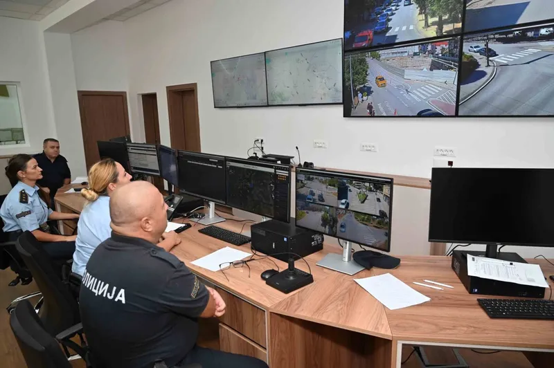 Мицкоски и Тошковски го промовираа системот „Безбеден град“ во СВР Велес