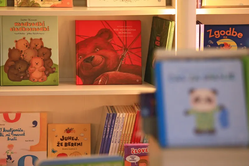Mednarodni dan knjig za otroke spodbuja branje mladih s poslanico o vrtu zgodb