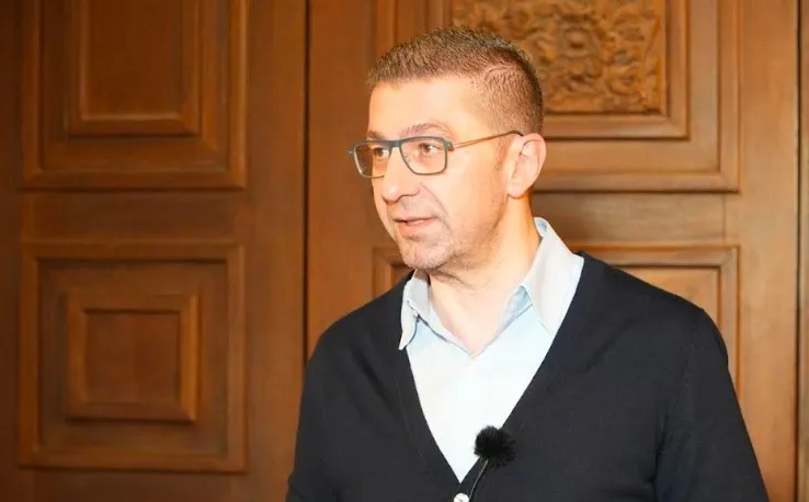 Мицкоски постави камен-темелник на нов објект во спортскиот центар во Кавадарци