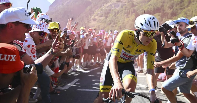 Pogačar zmagal na Alpe d'Huezu in povečal vodstvo na Touru