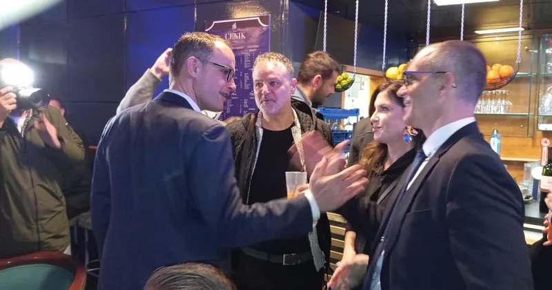 Deseti sklic državnega zbora na ustanovni seji voli novega predsednika