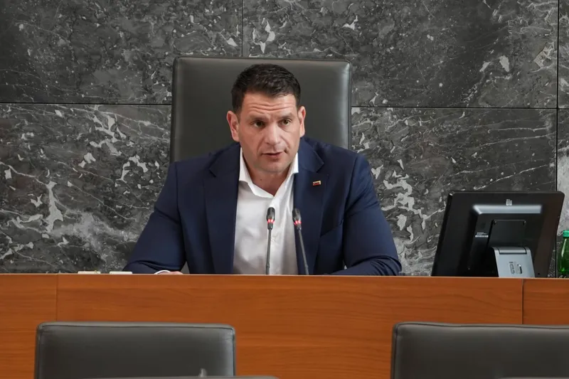 Slovenski državni vrh ob dnevu upora poziva k enotnosti in varovanju svobode