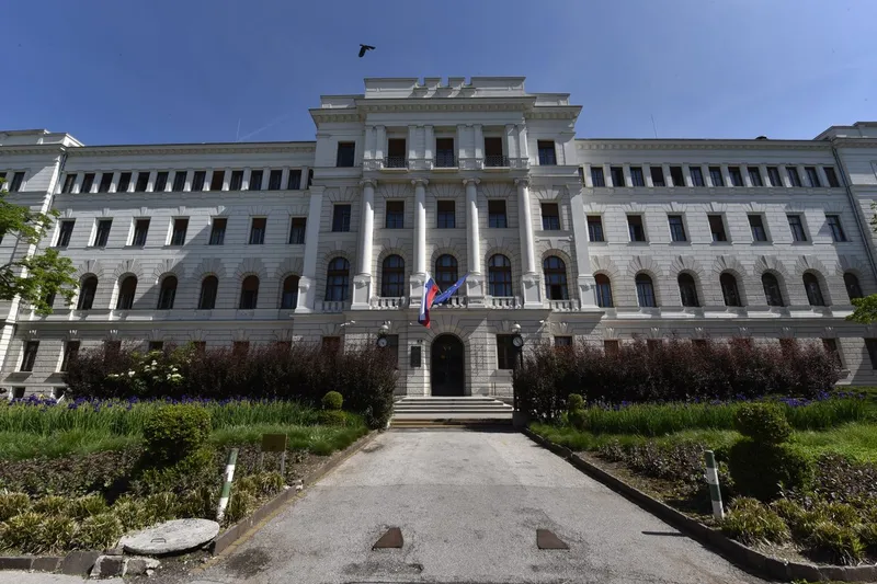 Državni zbor zavrnil imenovanje Borisa Gabrijela Hrovata za vrhovnega sodnika