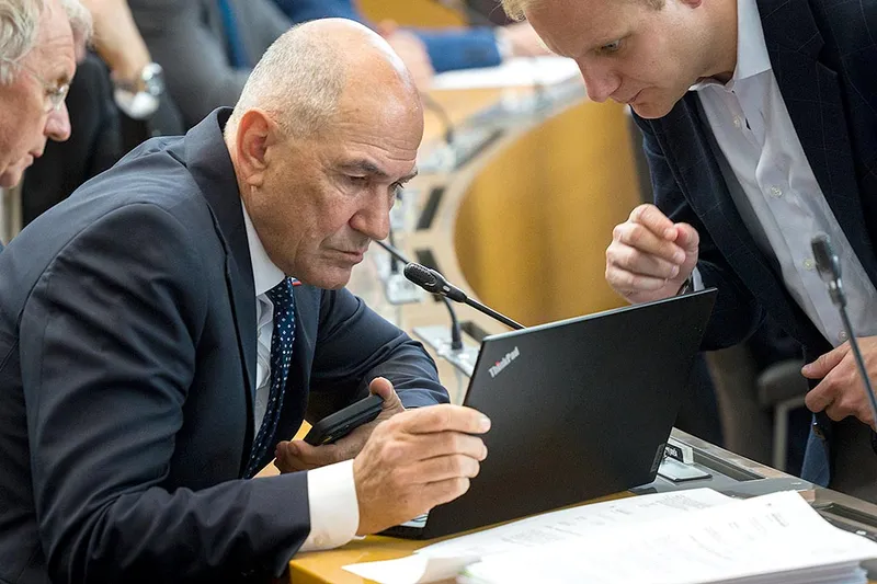 Janez Janša pred izvolitvijo za mandatarja s podporo petih strank in Resnice