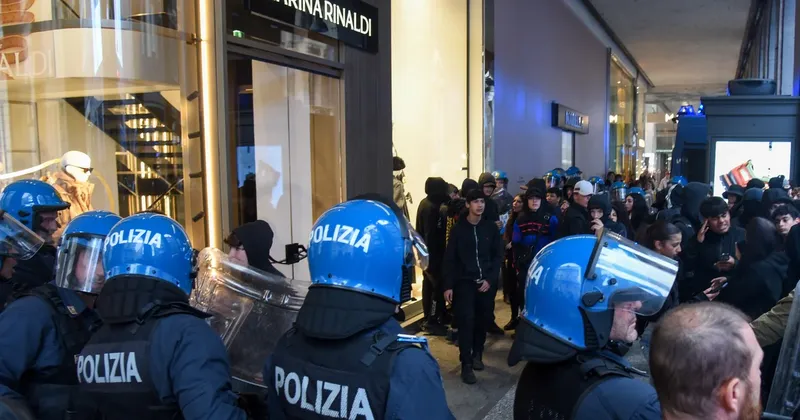 Italijanska vlada napotuje 500 vojakov v Milano po nasilnih protestih