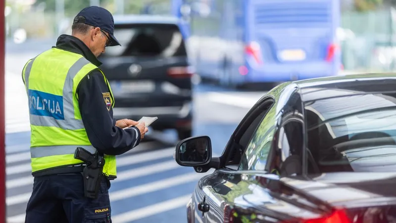 Slovenska vlada ukrepa: Konec nadzora na mejah s Hrvaško in Madžarsko