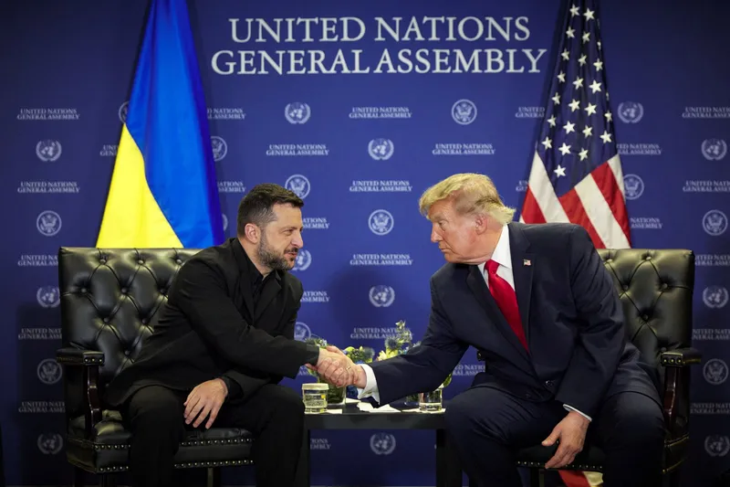 Zelenski in Trump ob robu ZN o miru v Ukrajini pred zimo