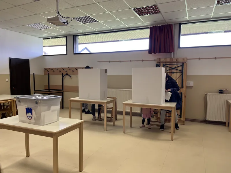 SDS vlaga obsežen ugovor na DVK zaradi domnevnih nepravilnosti na volitvah