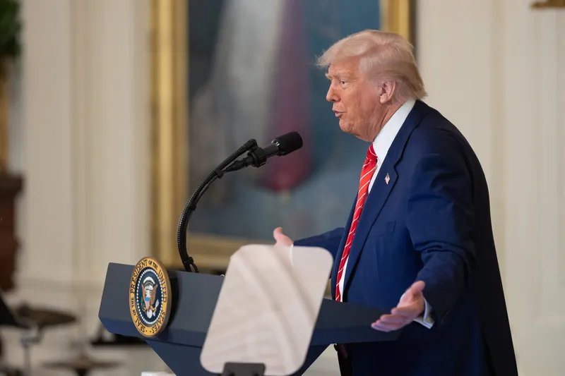 Donald Trump napoveduje skorajšnji konec vojne z Iranom in nov mirovni sporazum