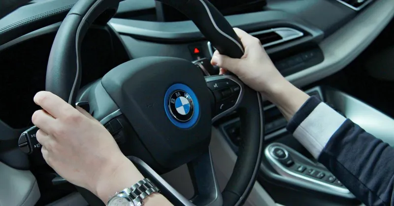 BMW po vsem svetu odpoklical 575.000 vozil zaradi nevarnosti požara zaganjalnika