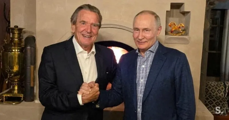 Merz ogorčen nad Schröderjevo udeležbo na Putinovi rojstnodnevni zabavi