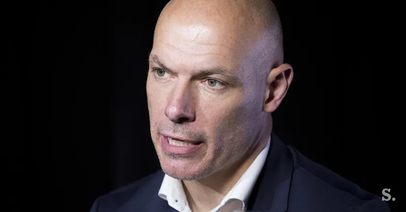 Howard Webb priznal sodniško napako VAR pri zmagovitem golu Manchester Cityja