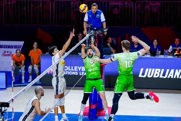 Slovenski odbojkarji v Ljubljani klonili proti Italiji z 1:3