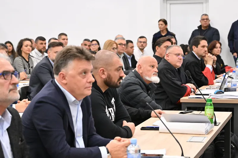 Адвокатите бараат повлекување на обвиненијата за пожарот во дискотеката Пулс