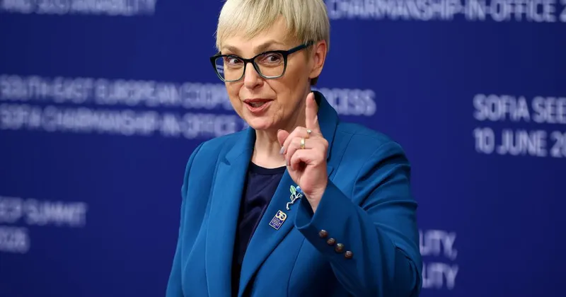 Pirc Musar podprla Janševo povabilo Trumpu v Slovenijo