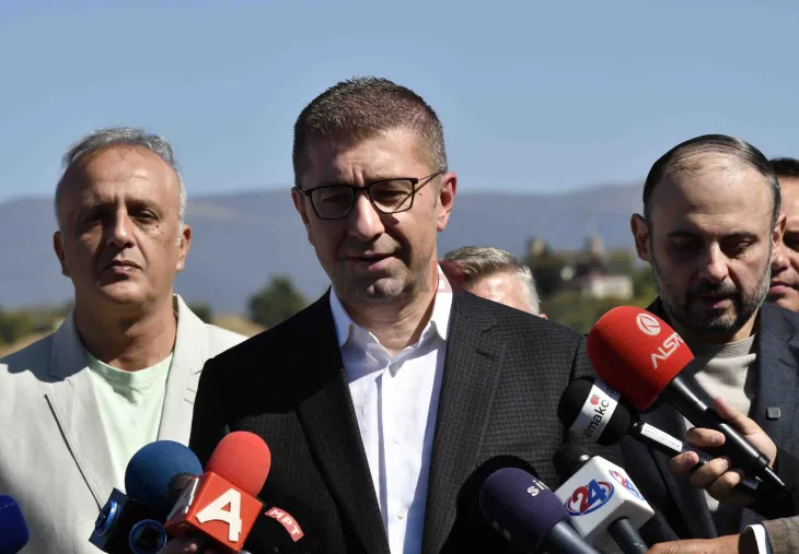 Мицкоски не задоволен од пораките на Фон дер Лајен за уставни измени