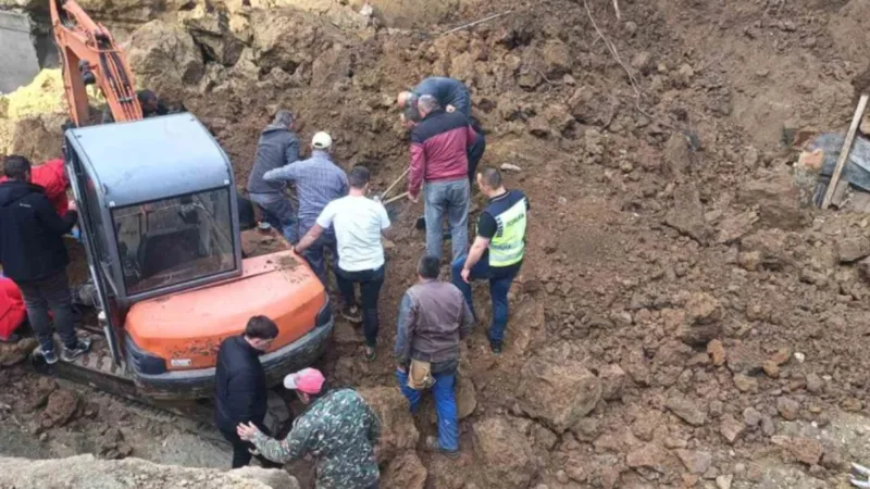 Еден работник загина, четворица се повредени при одрон во Кисела Вода