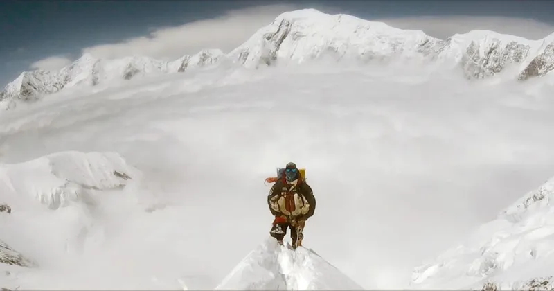 Alpinist Nirmal Purja in devet članov odprave umrli v plazu na gori Broad Peak