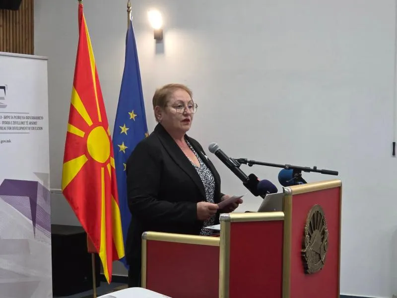 МОН и БРО воведуваат нови програми за финансиска писменост кај учениците
