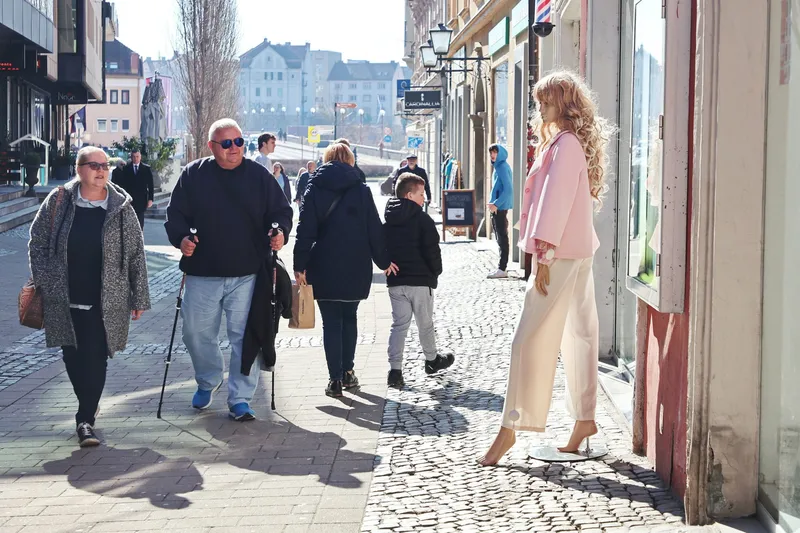 Arso napoveduje sončno in toplo vreme s prehodnim poslabšanjem in plohami