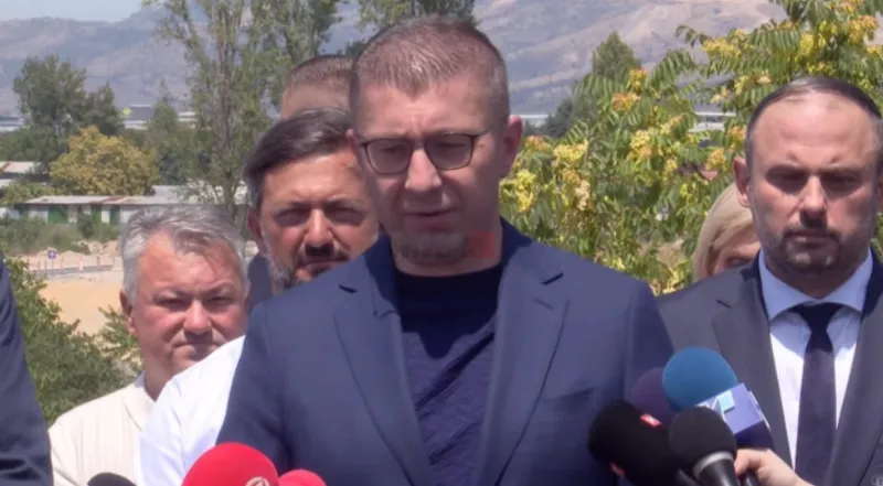 Мицкоски потврди позајмици од државни фирми за отплата на кинески кредит