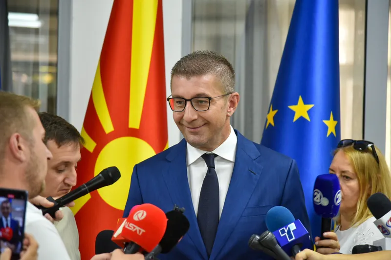 Мицкоски ја коментира истрагата за унгарскиот кредит и ставот на Петер Маѓар