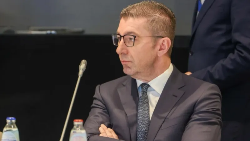 Мицкоски најави истрага и одговорност за водата во Гостивар