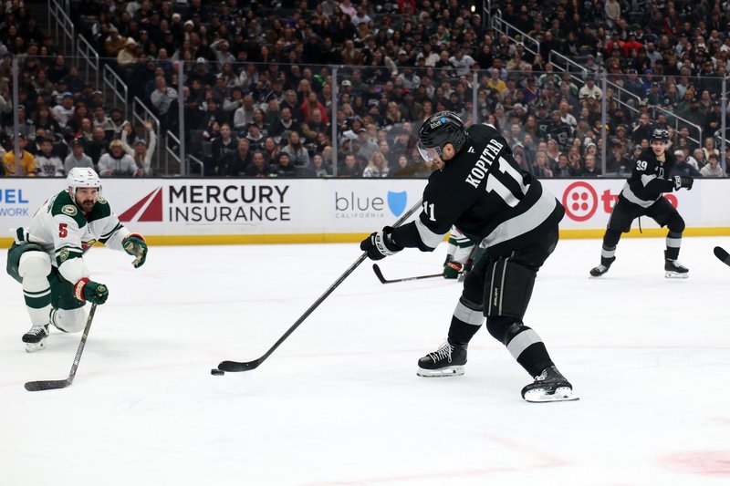 Kralji po kazenskih strelih ugnali Minnesoto, Kopitar blizu 1300. točke