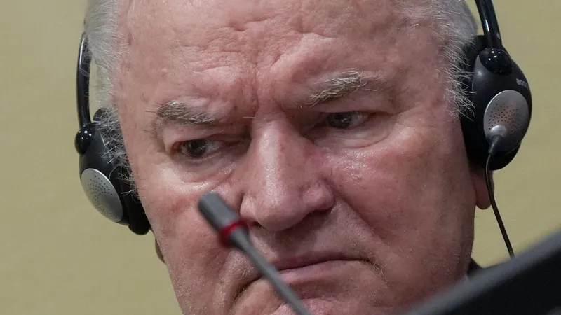 Sodišče v Haagu zavrnilo prošnjo Ratka Mladića za izpustitev zaradi bolezni
