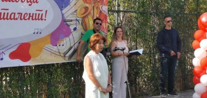 Претседателката Сиљановска-Давкова го поздрави почетокот на учебната година во Охрид