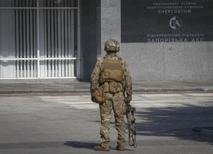 Дрон погоди ѕид на нуклеарната централа Запорожје; МААЕ предупредува на ризик