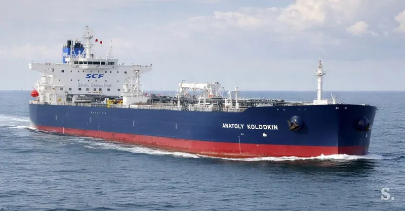 Ruski tanker Anatolij Kolodkin s surovno nafto prispel v kubansko pristanišče