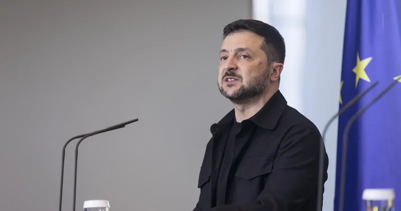 Zelenski razrešil vrhovnega poveljnika Sirskega in imenoval Mihajla Drapatija