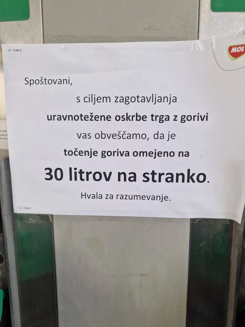 OZS in GZS pozivata vlado k ukrepanju zaradi pomanjkanja goriva za prevoznike