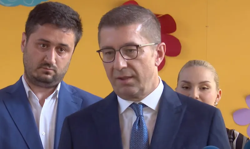 Мицкоски повика на истрага за 400 пријави за вода во Гостивар од 2021