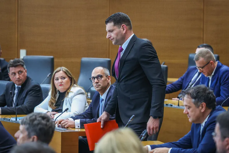 Stranka Resni.ca bo podprla Janeza Janšo za mandatarja, a ostaja v opoziciji