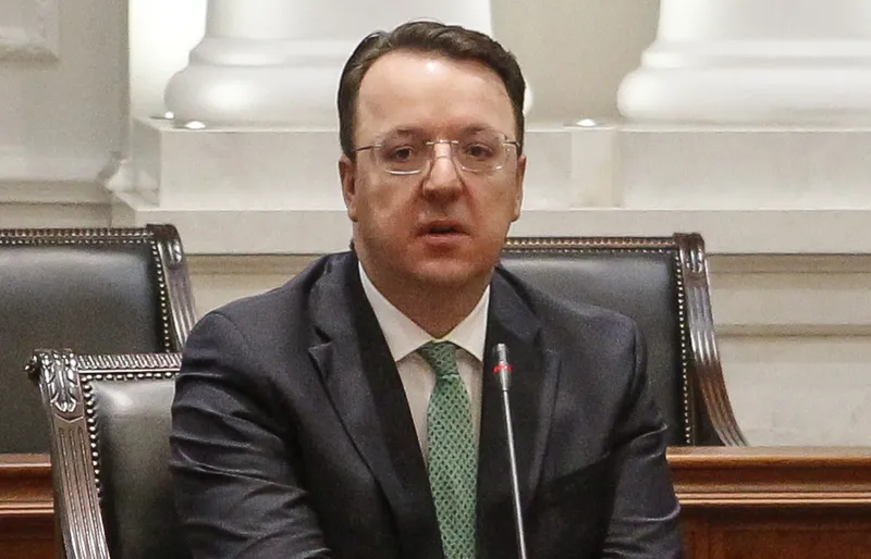 Министерот Николоски најави пет нови авиолинии од Скопје и Охрид