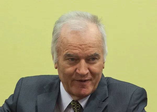 Ratko Mladić umrl v Haagu, Srbija napovedala državne časti