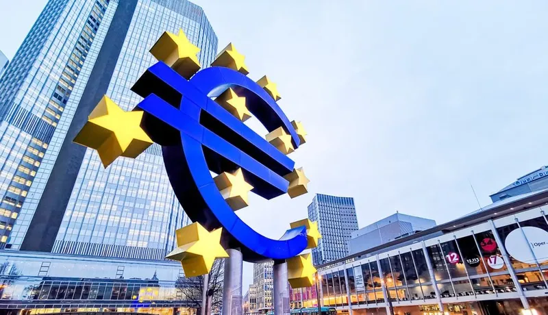 ECB kljub povečanim tveganjem ni spremenila obrestne mere