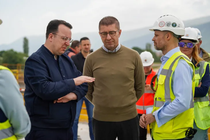 Мицкоски и Николоски ги потврдија новите рокови за автопатите на Коридор 8