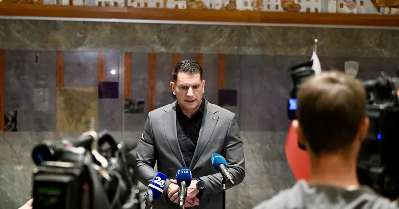 Opozicijski poslanci zahtevajo preiskavo Sove in policije v zadevi Black Cube