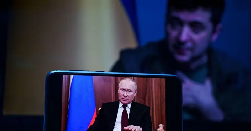 Rusija in Ukrajina sredi napadov razglasili prekinitvi ognja ob dnevu zmage