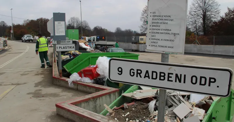 Župan Janez Pavlin mora odstraniti nezakonite odpadke z gradbišča Dobrunje